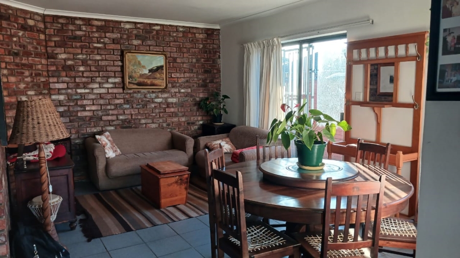 To Let 2 Bedroom Property for Rent in Overbaakens Eastern Cape